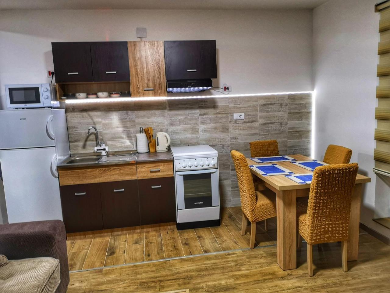Iznad Oblaka Apartman 8 コパオニク エクステリア 写真