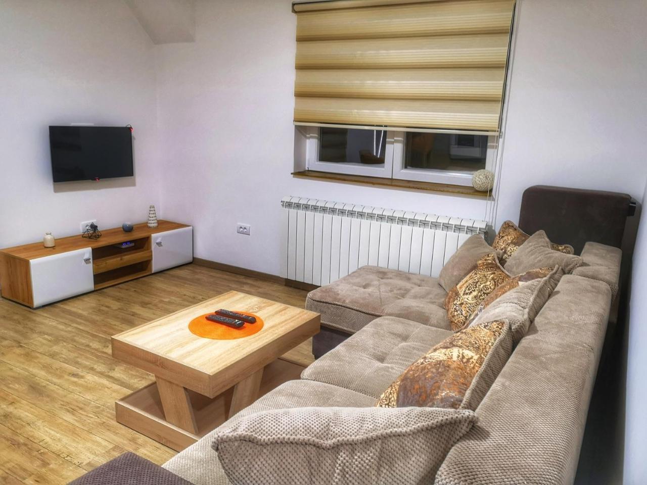 Iznad Oblaka Apartman 8 コパオニク エクステリア 写真